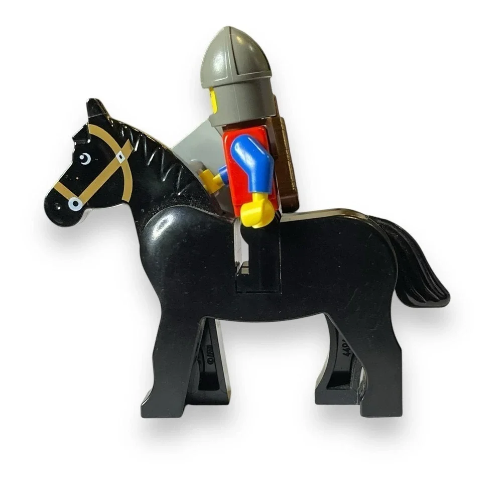 Vintage LEGO Minifigure Mounted Knight with Horse Shield Bow Quiver